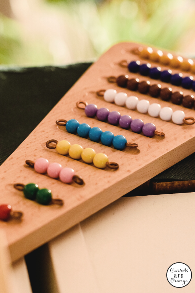 Multiplicación matemática Montessori con escalera de cuentas Montessori