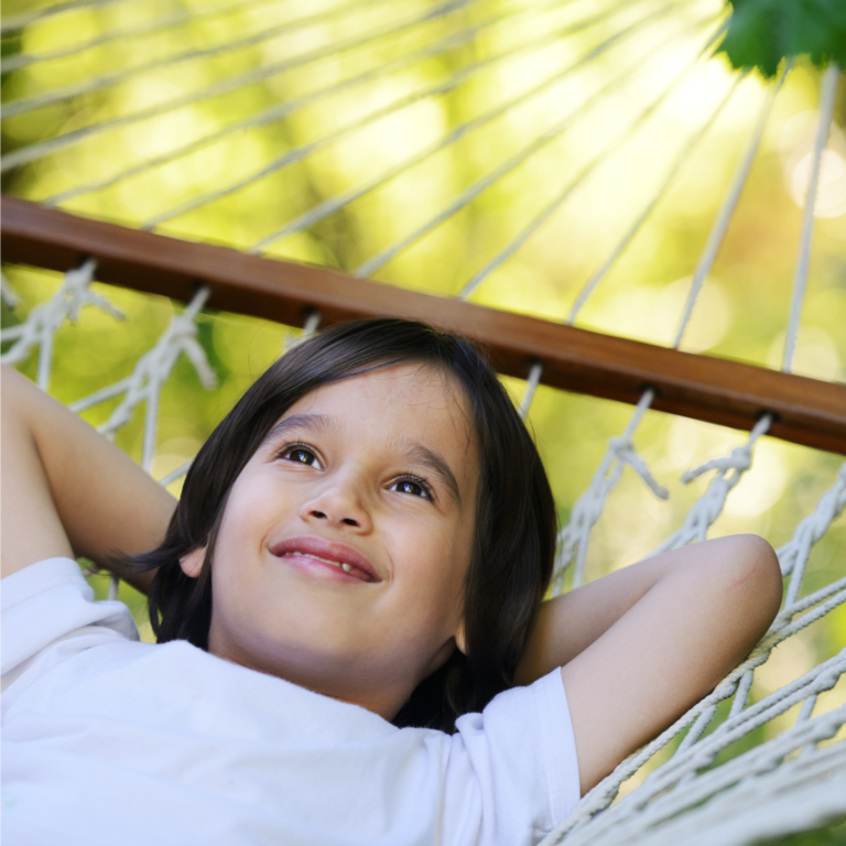 Principios Montessori para un dormitorio tranquilo